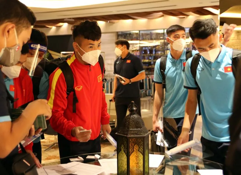 ĐT U22 Việt Nam đã có mặt tại UAE, bước vào tập huấn trước thềm Vòng loại U23 châu Á 2022 - Ảnh 1. ĐT U22 Việt Nam đã có mặt tại UAE, bước vào tập huấn trước thềm Vòng loại U23 châu Á 2022 - Ảnh 1.