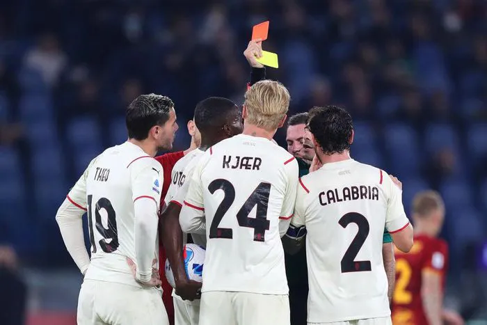 AC Milan giành 3 điểm trên sân của AS Roma - Ảnh 2. AC Milan giành 3 điểm trên sân của AS Roma - Ảnh 2.