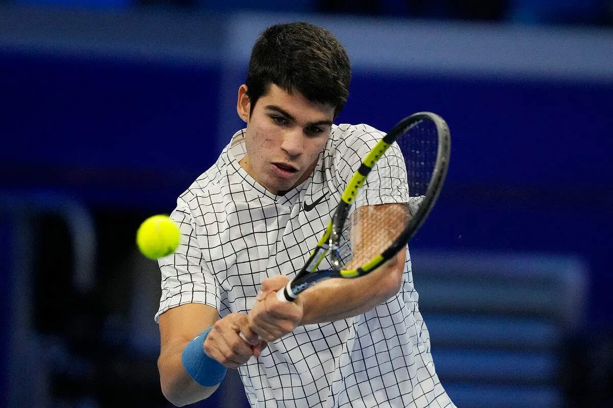 Carlos Alcaraz ra quân thuận lợi ở Next Gen ATP Finals 2021 - Ảnh 1. Carlos Alcaraz ra quân thuận lợi ở Next Gen ATP Finals 2021 - Ảnh 1.