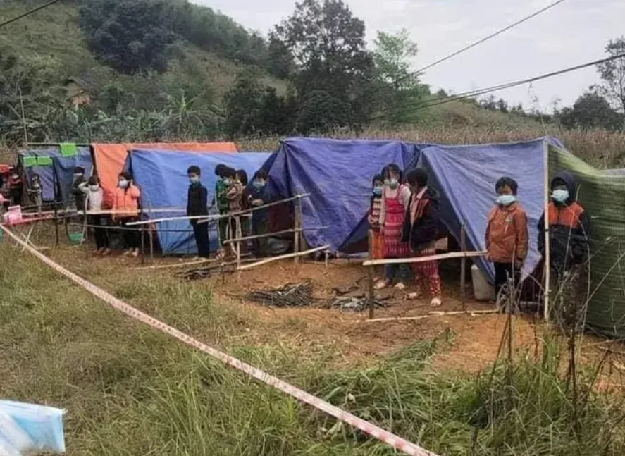 Hình ảnh cách ly tập trung học sinh ở lán trại tạm bợ là thông tin không chính xác - Ảnh 1. Hình ảnh cách ly tập trung học sinh ở lán trại tạm bợ là thông tin không chính xác - Ảnh 1.