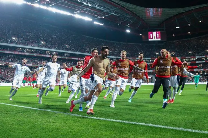 Bại trận trên sân nhà, Bồ Đào Nha mất vé trực tiếp tới World Cup 2022 - Ảnh 3. Bại trận trên sân nhà, Bồ Đào Nha mất vé trực tiếp tới World Cup 2022 - Ảnh 3.