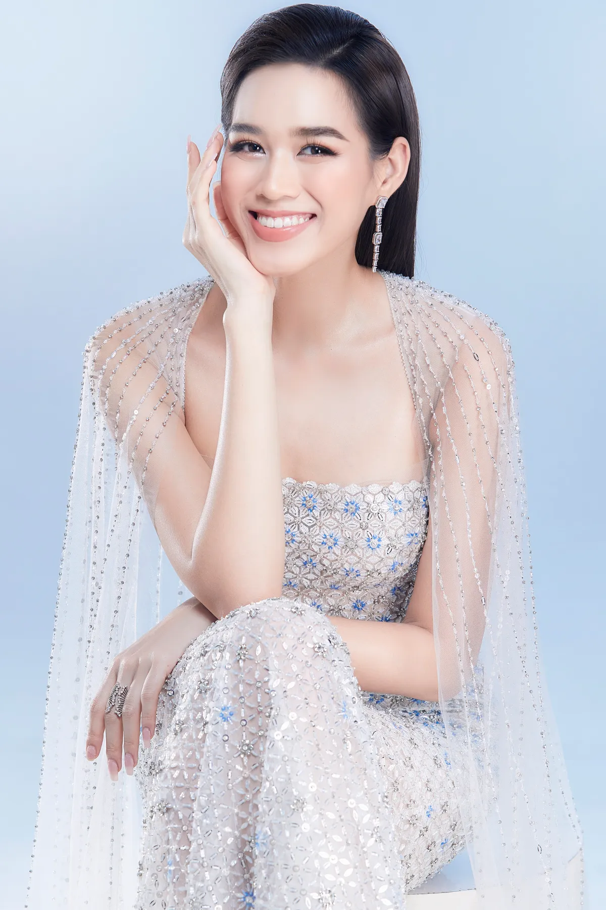 Đỗ Hà nhận sash, khoe loạt trang phục dự thi Miss World 2021 - Ảnh 7.