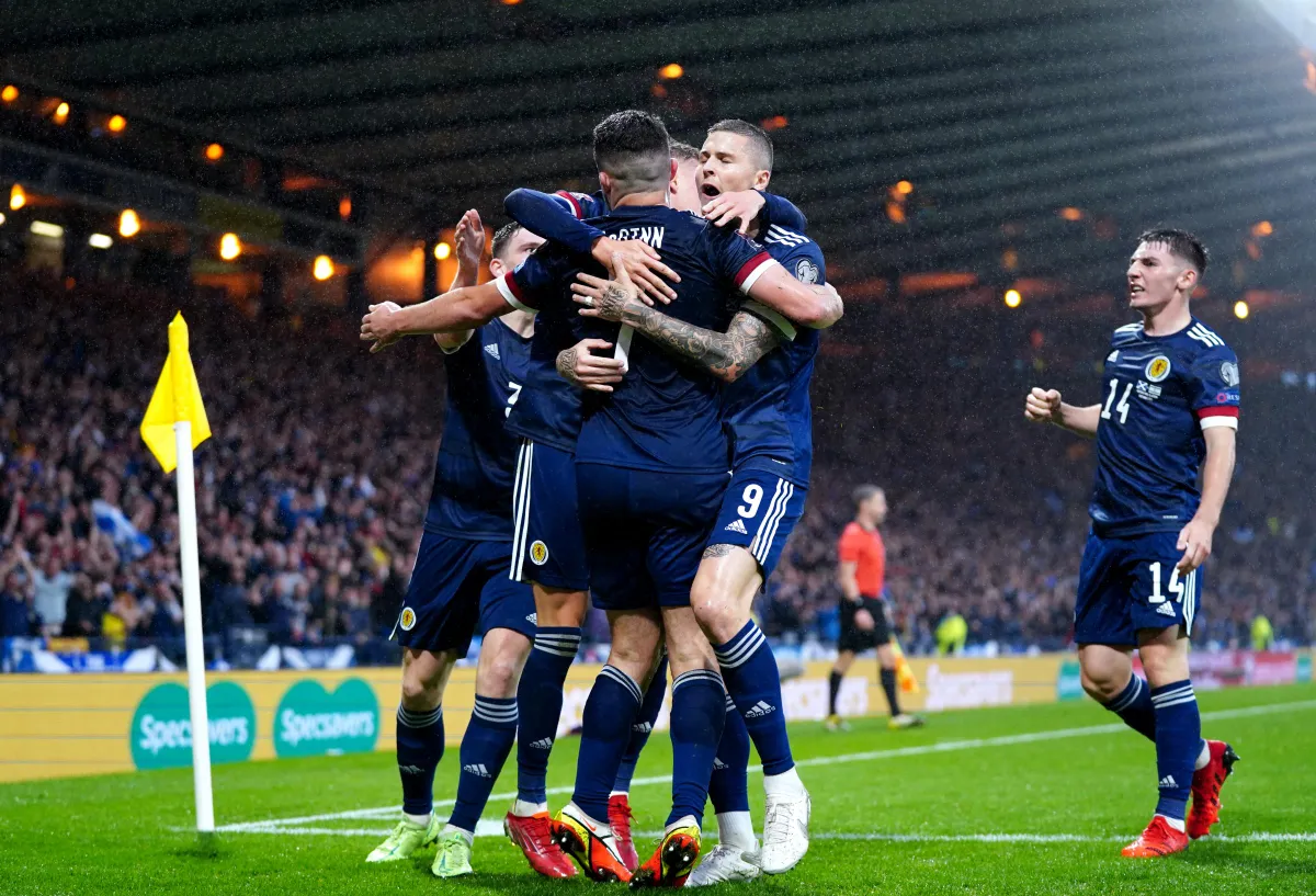 ĐT Scotland chấm dứt chuỗi bất bại của ĐT Đan Mạch - Ảnh 1. ĐT Scotland chấm dứt chuỗi bất bại của ĐT Đan Mạch - Ảnh 1.