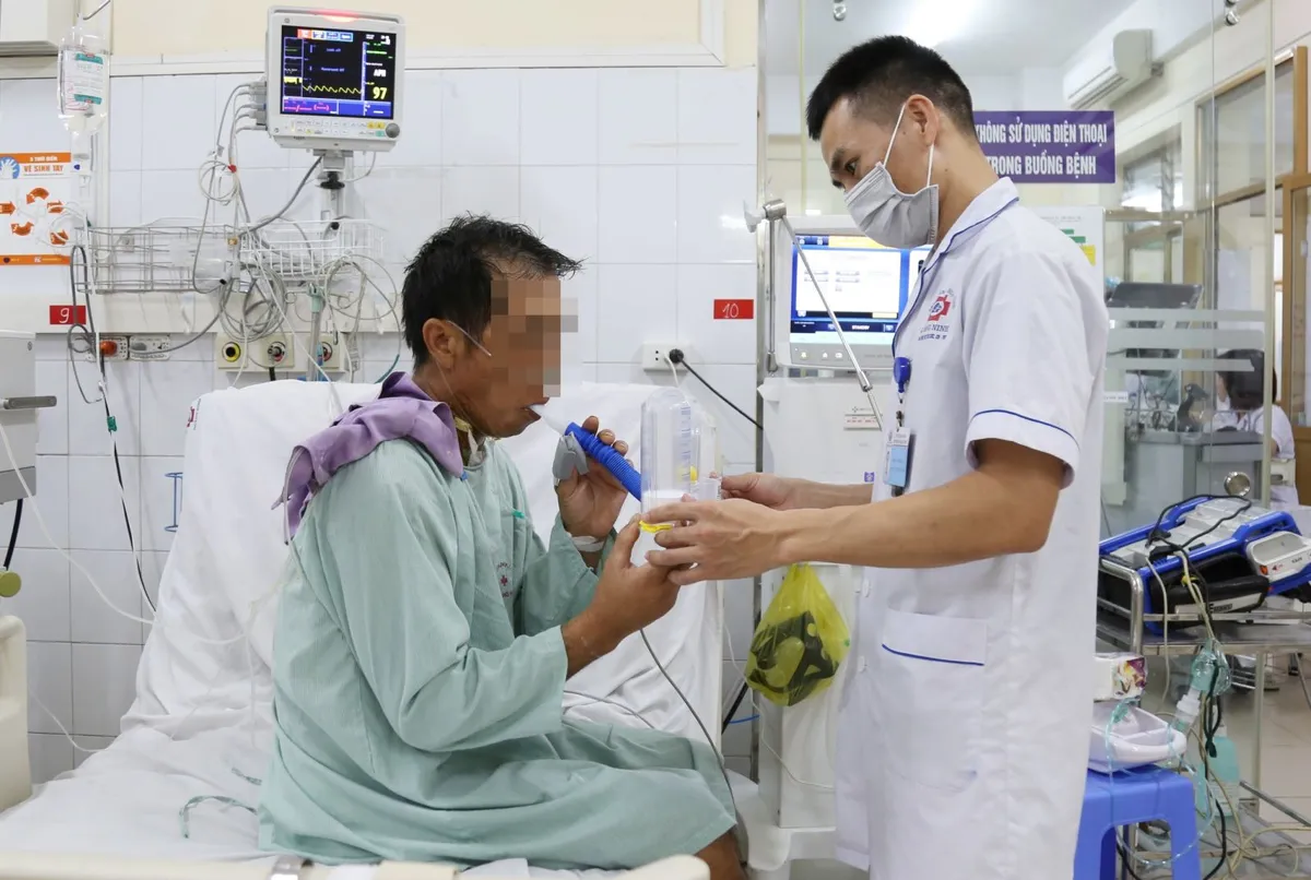 Cứu sống bệnh nhân bị vỡ tim do tai nạn lao động - Ảnh 1.
