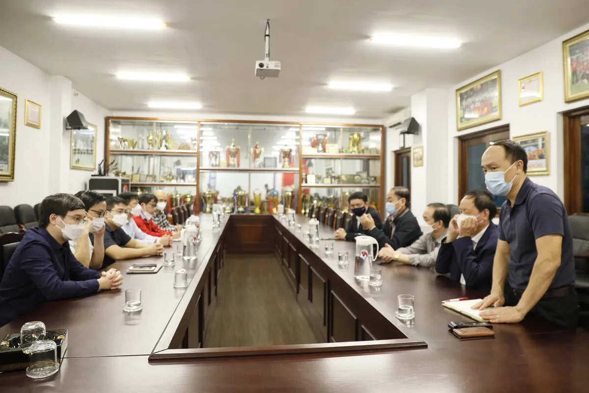 LĐBĐVN tổ chức hội chẩn về tình trạng chấn thương của thủ môn Văn Toản - Ảnh 1. LĐBĐVN tổ chức hội chẩn về tình trạng chấn thương của thủ môn Văn Toản - Ảnh 1.