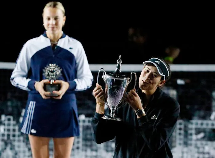 Muguruza vô địch WTA Finals 2021 - Ảnh 2. Muguruza vô địch WTA Finals 2021 - Ảnh 2.