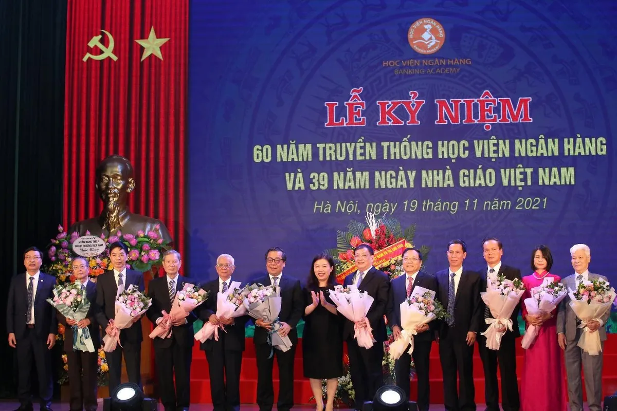 60 năm một chặng đường, Học viện Ngân hàng kế thừa truyền thống – vươn tới tương lai - Ảnh 4.