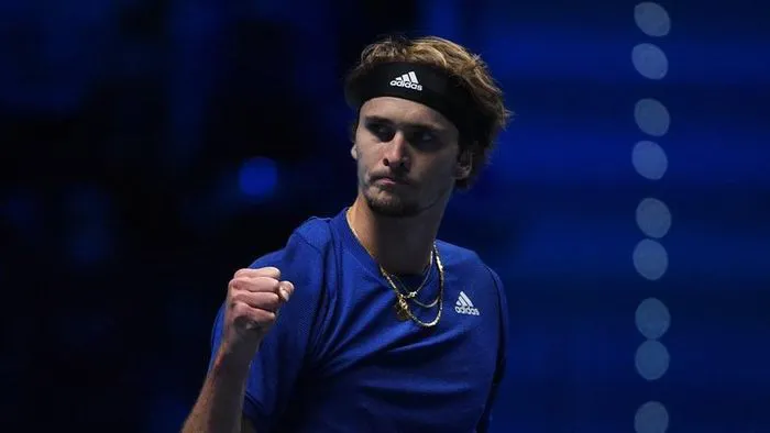 Hạ Djokovic, Zverev đối đầu Medvedev ở chung kết ATP Finals 2021 - Ảnh 2. Hạ Djokovic, Zverev đối đầu Medvedev ở chung kết ATP Finals 2021 - Ảnh 2.
