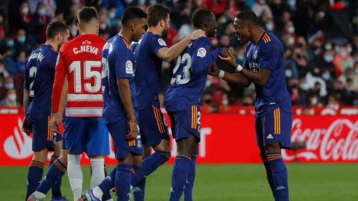 Real Madrid vươn lên dẫn đầu La Liga - Ảnh 1. Real Madrid vươn lên dẫn đầu La Liga - Ảnh 1.