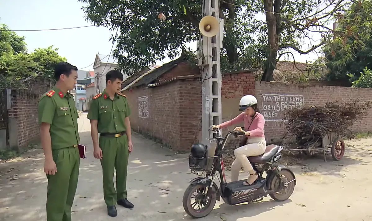 Phố trong làng - Tập 11: Hoài hớt hải đi báo án nhưng Nam một mực không tin - Ảnh 1.