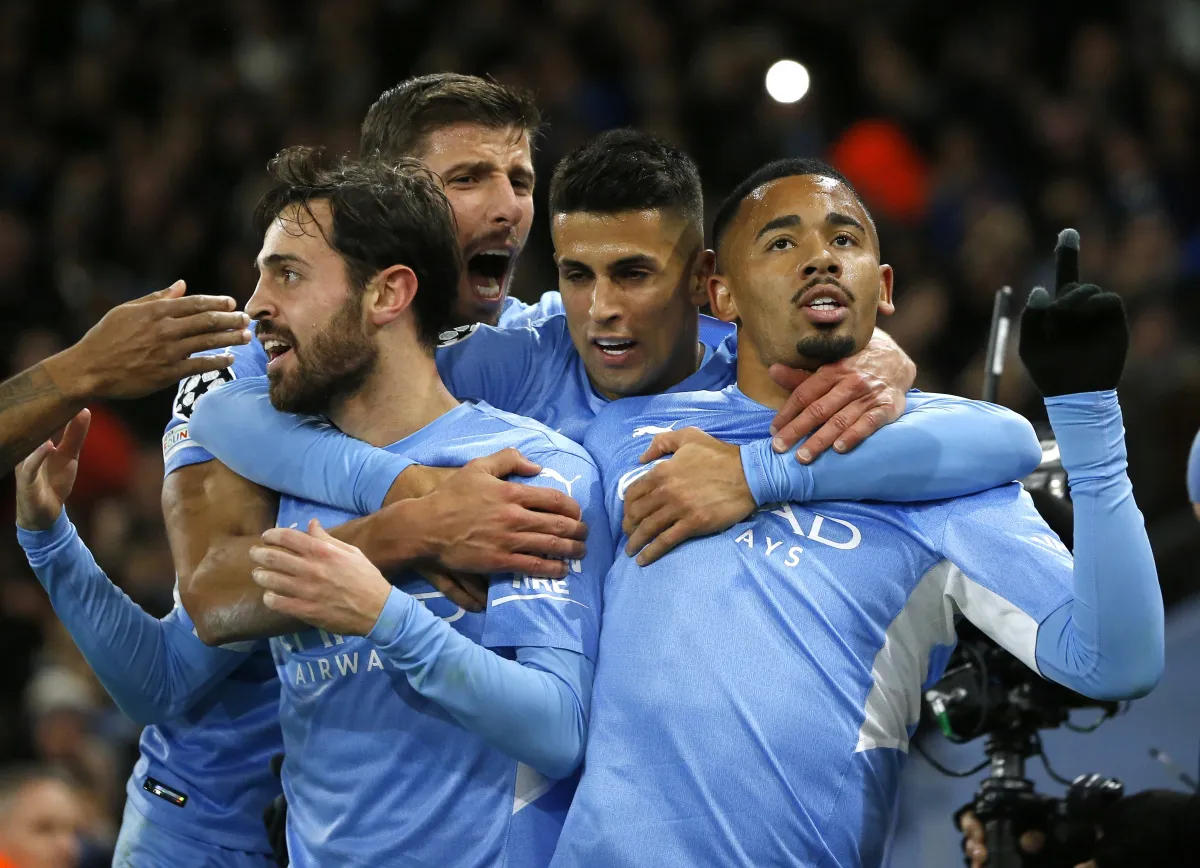 Xác định 11 đội bóng vượt qua vòng bảng UEFA Champions League 2021/22 - Ảnh 1. Xác định 11 đội bóng vượt qua vòng bảng UEFA Champions League 2021/22 - Ảnh 1.