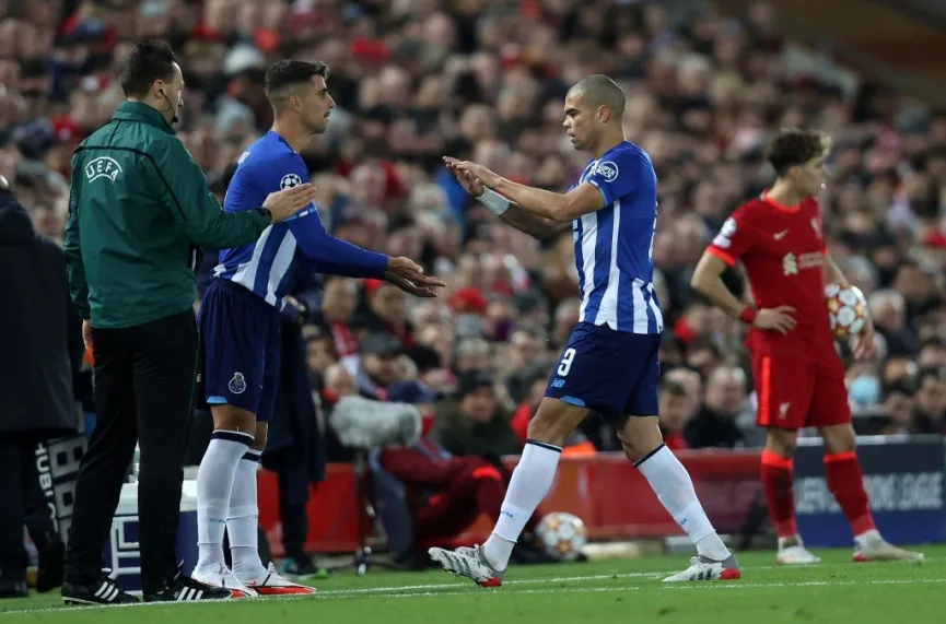 UEFA Champions League | Liverpool thắng nhàn Porto - Ảnh 1. UEFA Champions League | Liverpool thắng nhàn Porto - Ảnh 1.