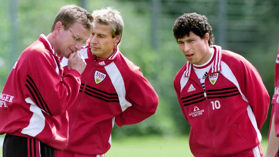 Ralf Rangnick, tân HLV tạm quyền Manchester United, là ai? - Ảnh 3. Ralf Rangnick, tân HLV tạm quyền Manchester United, là ai? - Ảnh 3.