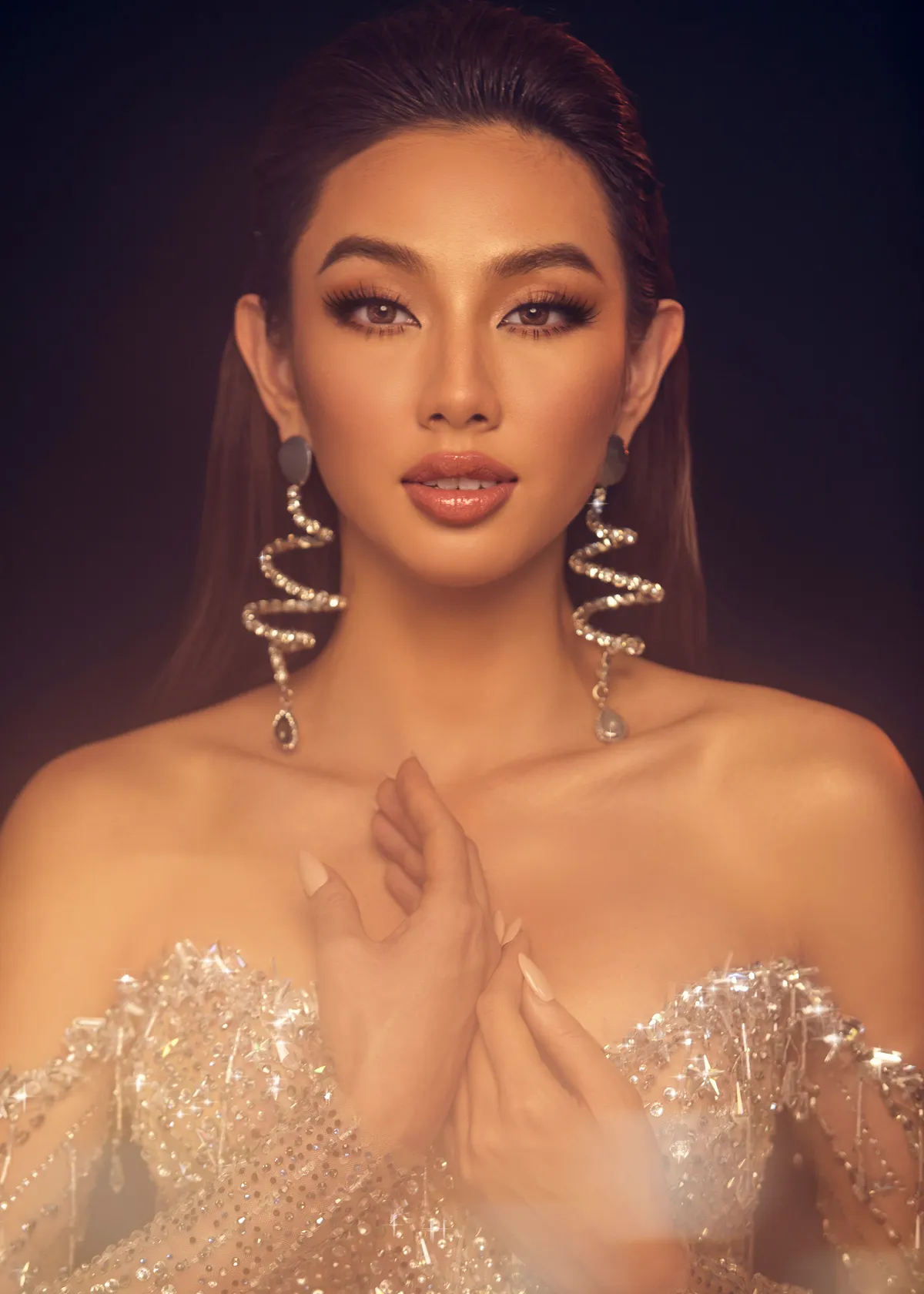 Thùy Tiên hé lộ đầm dạ hội Bán kết Miss Grand International 2021 - Ảnh 4.