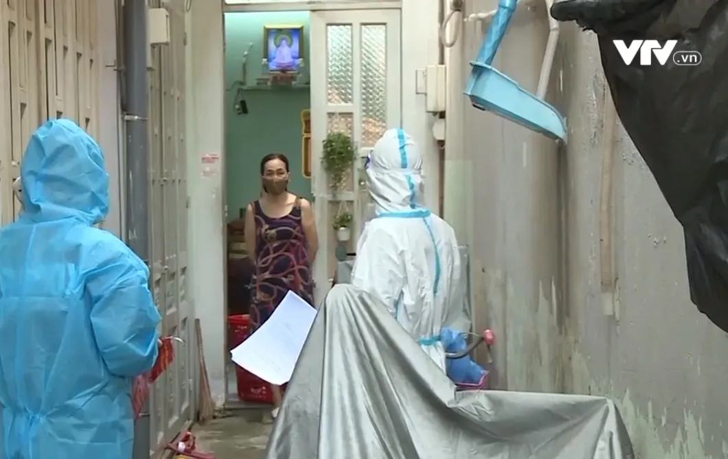 TP Hồ Chí Minh nỗ lực tiếp cận F0 trong 24 giờ, hạn chế tình trạng chuyển nặng, tử vong - Ảnh 1.