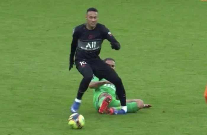 Neymar gặp chấn thương nặng - Ảnh 1. Neymar gặp chấn thương nặng - Ảnh 1.