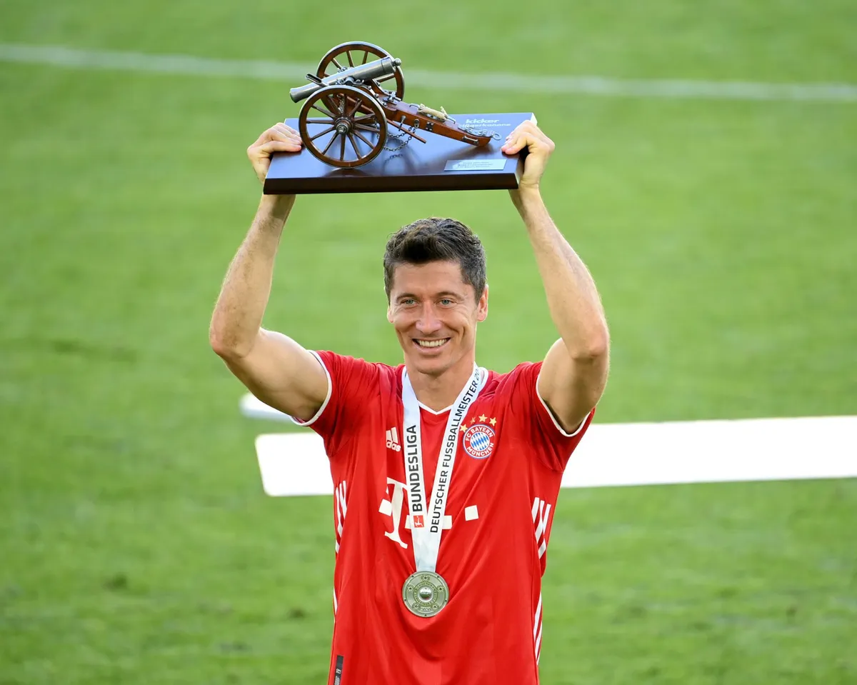Lễ trao giải Quả bóng Vàng FIFA 2021: Messi đua tranh cùng Lewandowski! (02h30 ngày 30/11) - Ảnh 2. Lễ trao giải Quả bóng Vàng FIFA 2021: Messi đua tranh cùng Lewandowski! (02h30 ngày 30/11) - Ảnh 2.