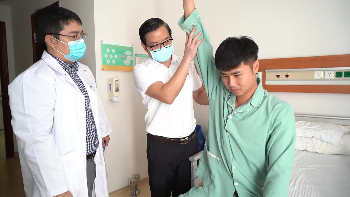 Thủ môn Văn Toản phẫu thuật thành công - Ảnh 1. Thủ môn Văn Toản phẫu thuật thành công - Ảnh 1.