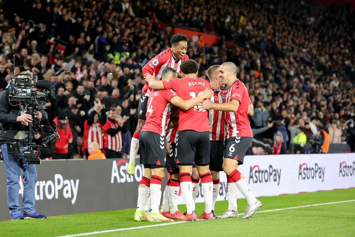 Southampton giành chiến thắng tối thiểu trước Aston Villa trên sân nhà - Ảnh 4. Southampton giành chiến thắng tối thiểu trước Aston Villa trên sân nhà - Ảnh 4.