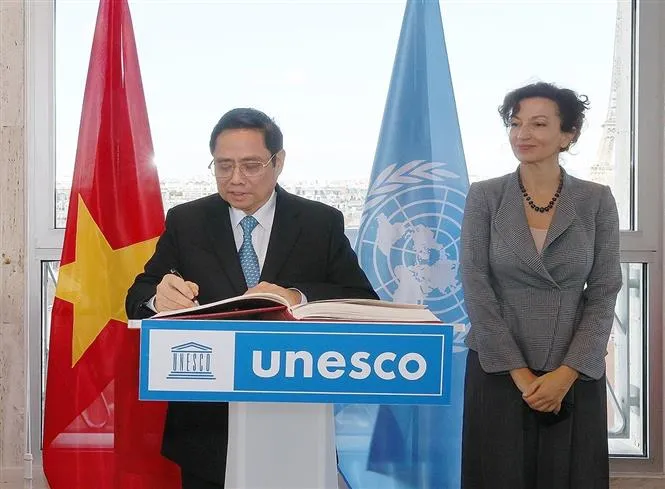 Thủ tướng Phạm Minh Chính thăm và làm việc tại Trụ sở UNESCO - Ảnh 4.