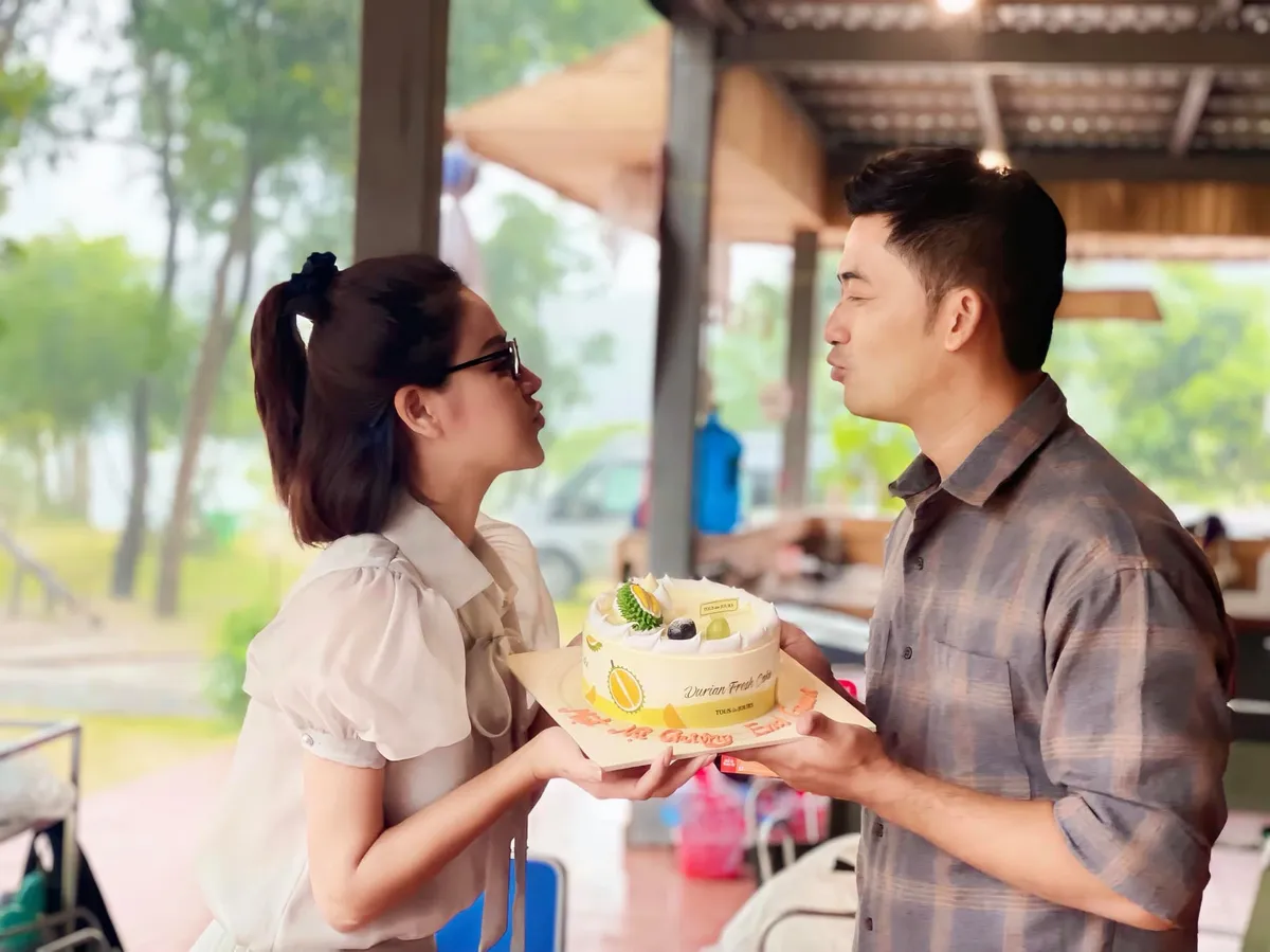 Những cặp đ&ocirc;i đẹp như mơ trong phim Việt gần đ&acirc;y - Ảnh 4.