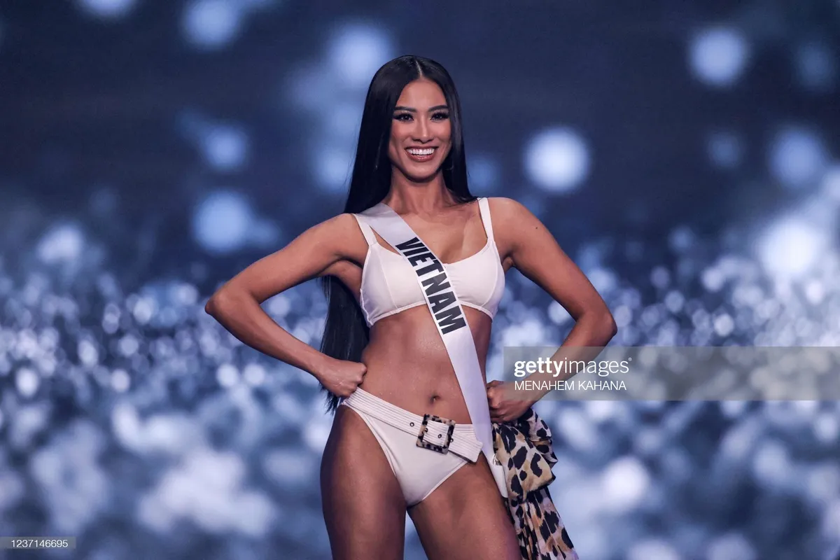 Loạt hình ảnh của Kim Duyên tại Miss Universe 2021 trước đêm Chung kết - Ảnh 8.