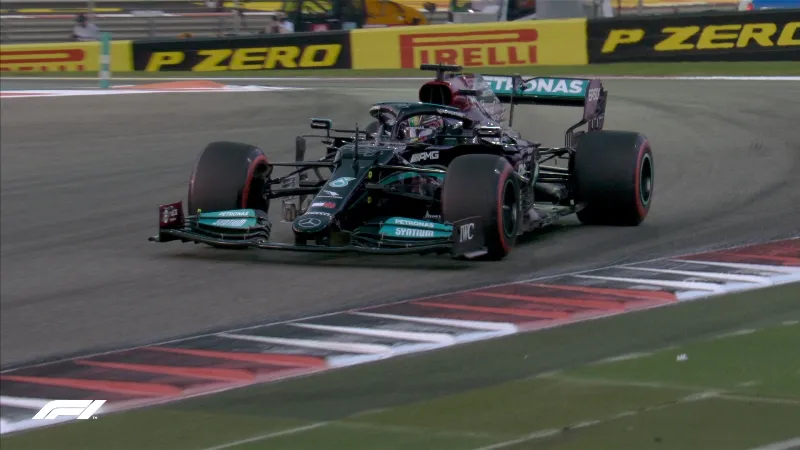 Max Verstappen sẽ xuất phát đầu tiên tại GP Abu Dhabi - Ảnh 1. Max Verstappen sẽ xuất phát đầu tiên tại GP Abu Dhabi - Ảnh 1.