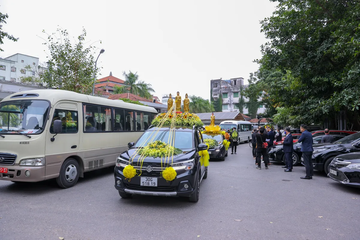 Lễ tang nhạc sĩ Phú Quang: Gia đình, những người bạn, khán giả tiễn biệt nhạc sĩ tài hoa - Ảnh 24.