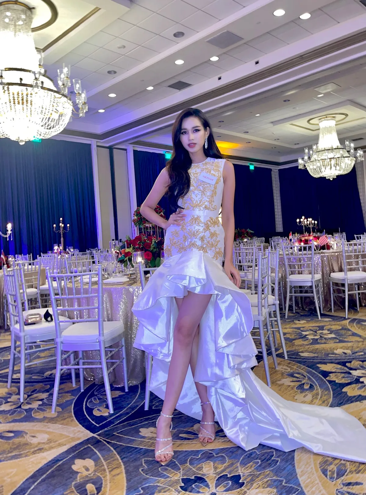 Đỗ Thị Hà khoe sắc vóc trước thềm chung kết Miss World 2021 - Ảnh 7.