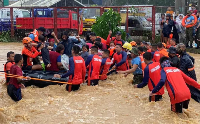 Bão Rai tàn phá Philippines, thành phố Surigao như vừa hứng chịu một vụ đánh bom - Ảnh 1.