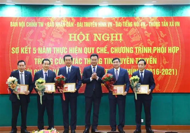 Tăng cường tuyên truyền về phòng chống tham nhũng, tiêu cực - Ảnh 2.