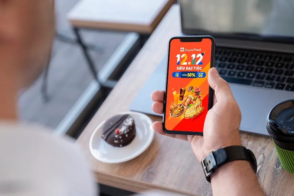 Chạy đua khuyến mại dịp cuối năm - Ảnh 1.