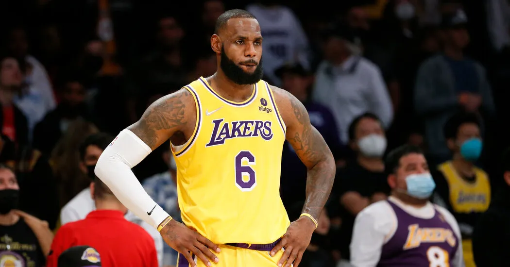 Lebron James sẽ phải nghỉ thi đấu ít nhất 10 ngày - Ảnh 1.