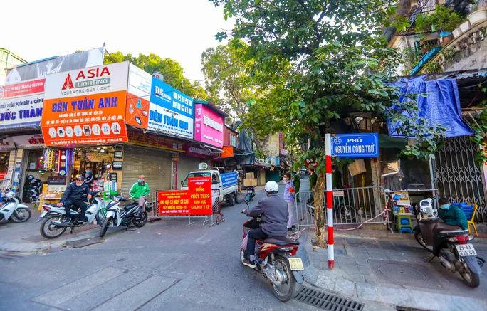 Hà Nội: Phong tỏa khu tập thể có 60 ca F0 - Ảnh 1.