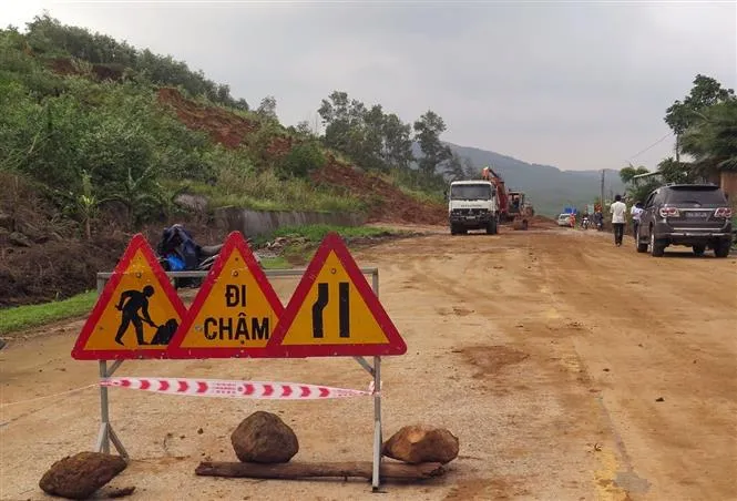 12 người tử vong và mất tích do mưa lũ tại các địa phương - Ảnh 4.