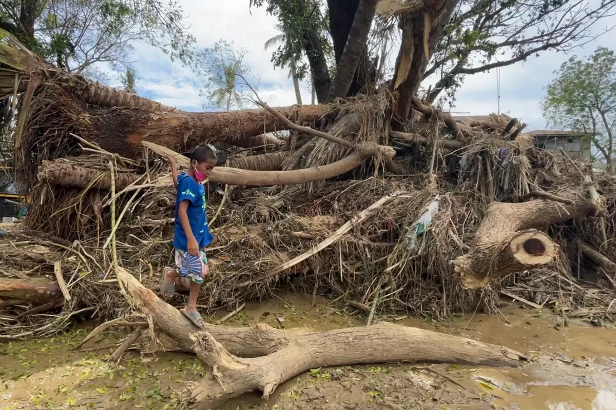 Siêu bão Rai ở Philippines mạnh lên quá nhanh, vượt qua mọi dự đoán - Ảnh 1.