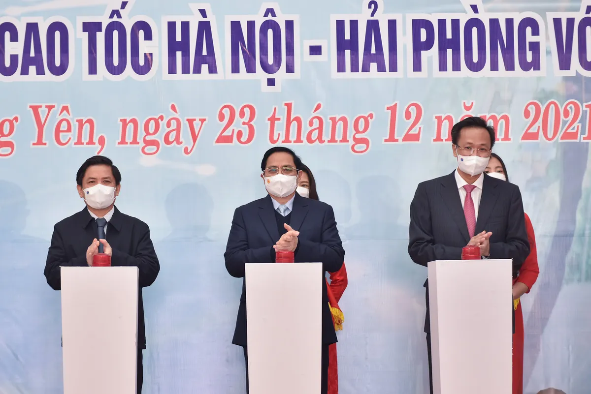 Thủ tướng dự lễ khởi công một số dự án hạ tầng chiến lược để Hưng Yên ‘tự lực phát triển’ - Ảnh 1. Thủ tướng dự lễ khởi công một số dự án hạ tầng chiến lược để Hưng Yên ‘tự lực phát triển’ - Ảnh 1.
