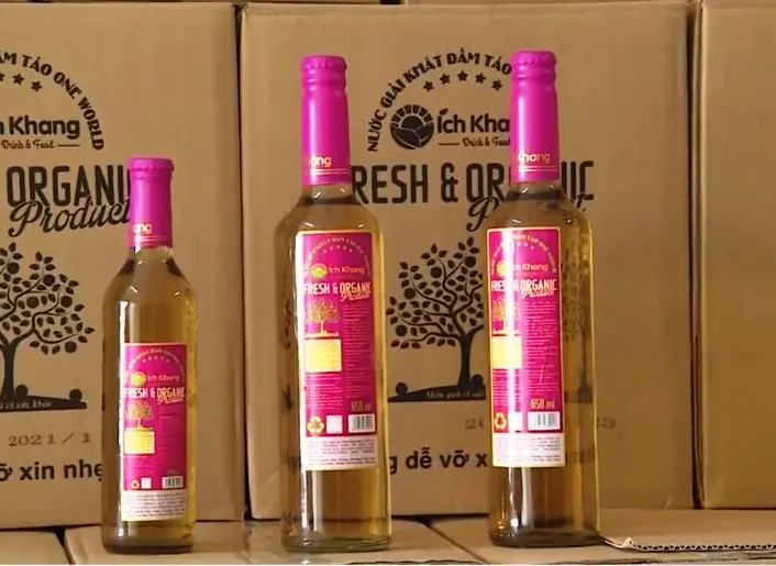 Vụ 10.000 chai nước bị thu giữ: Sản phẩm nhập lậu, x&eacute; nh&atilde;n th&agrave;nh nước ngọt trong nước? - Ảnh 1.