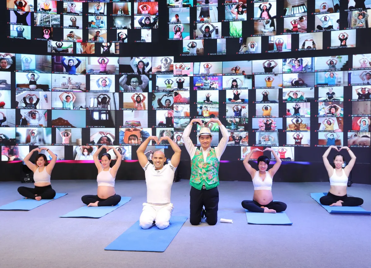 KidsPlaza đột ph&aacute; với sự kiện 3000 mẹ bầu tập yoga trực tuyến - Ảnh 4.