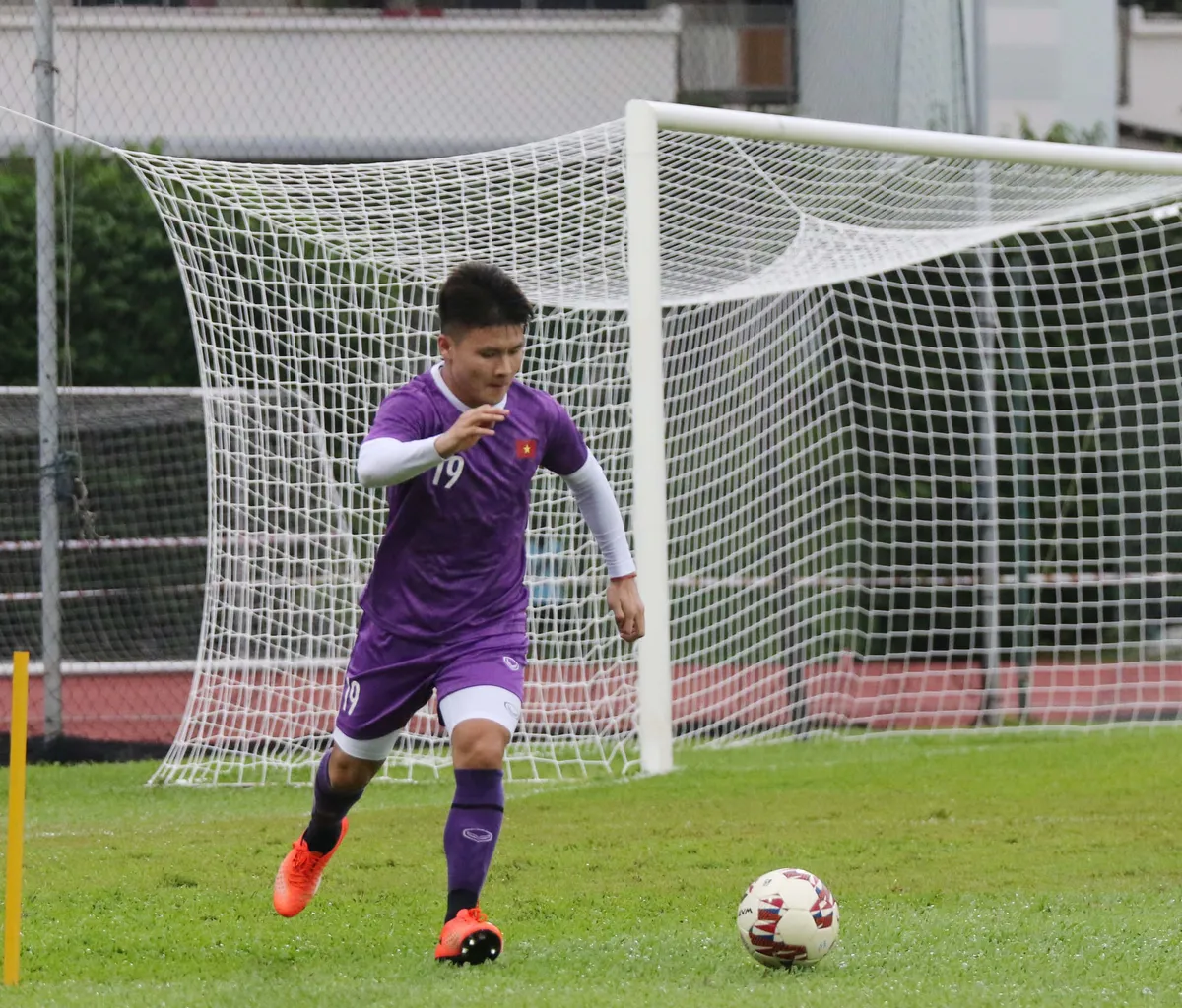 AFF Cup | 2 trụ cột của ĐT Việt Nam nhiều khả năng vắng mặt ở trận đấu ra quân - Ảnh 1.