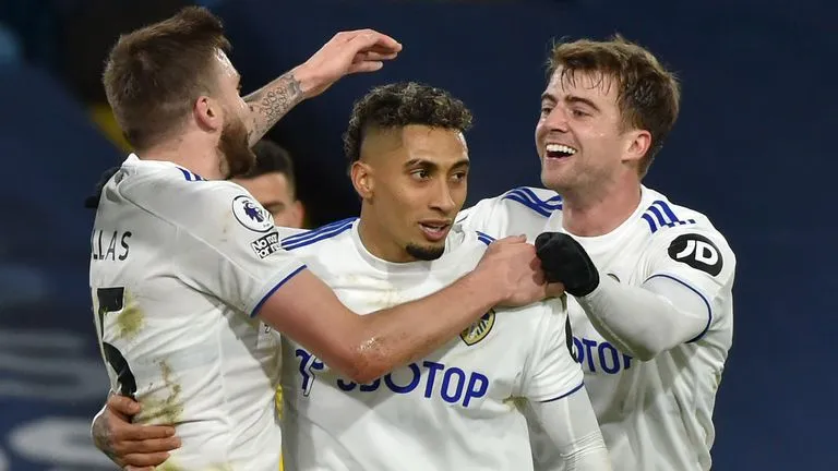 Leeds United yêu cầu bắt buộc với các cầu thủ phải tiêm bổ sung - Ảnh 1. Leeds United yêu cầu bắt buộc với các cầu thủ phải tiêm bổ sung - Ảnh 1.