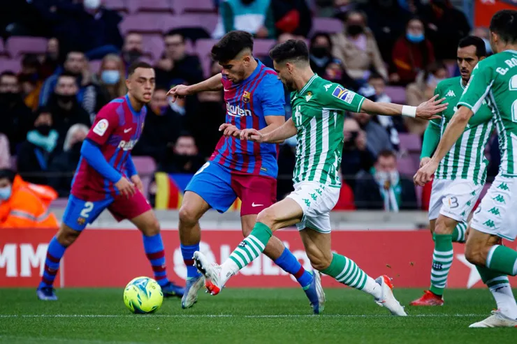 Barcelona thua Real Betis ngay tại Camp Nou - Ảnh 2. Barcelona thua Real Betis ngay tại Camp Nou - Ảnh 2.