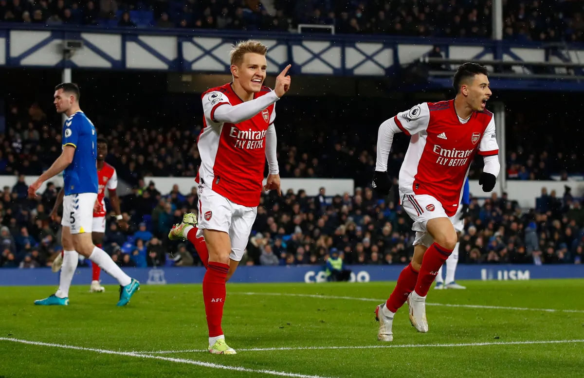 Everton ngược dòng thắng kịch tính Arsenal trên sân nhà - Ảnh 2. Everton ngược dòng thắng kịch tính Arsenal trên sân nhà - Ảnh 2.