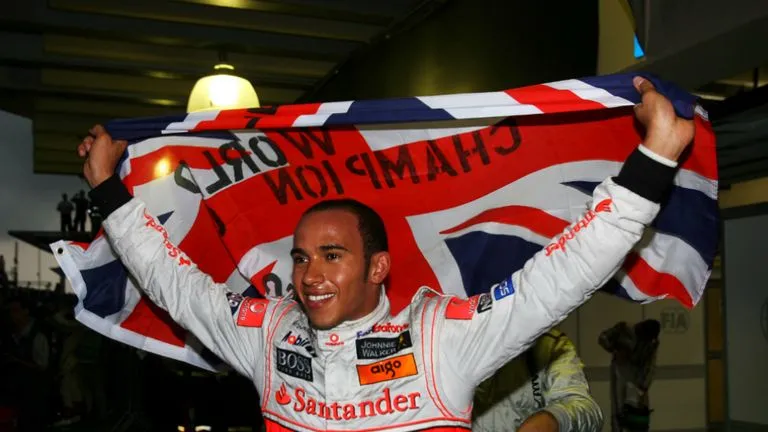 Những lần đua vô địch hấp dẫn nhất trong sự nghiệp Lewis Hamilton - Ảnh 1. Những lần đua vô địch hấp dẫn nhất trong sự nghiệp Lewis Hamilton - Ảnh 1.