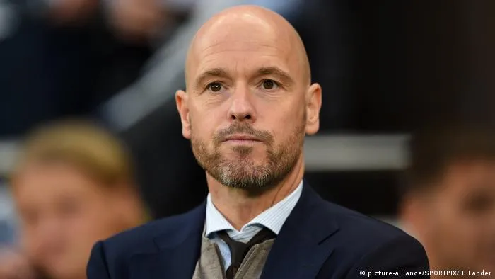 HLV Erik Ten Hag bày tỏ nguyện vọng muốn rời Ajax - Ảnh 1. HLV Erik Ten Hag bày tỏ nguyện vọng muốn rời Ajax - Ảnh 1.