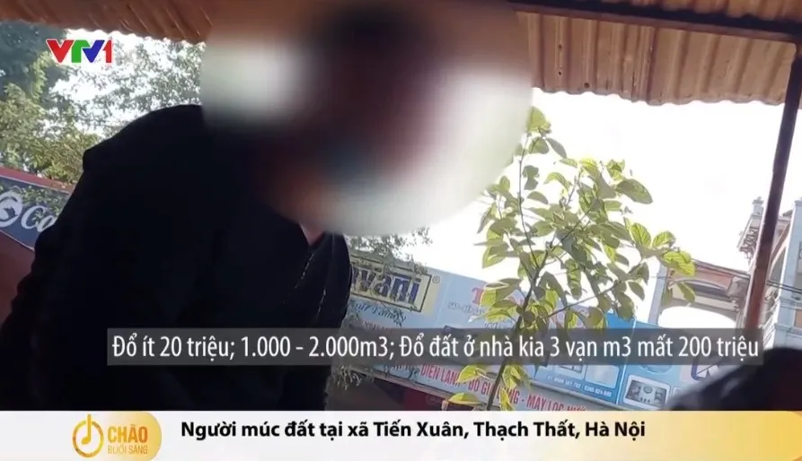 Ngang nhiên san lấp, khai thác đất đồi trái phép trong đêm - Ảnh 2.