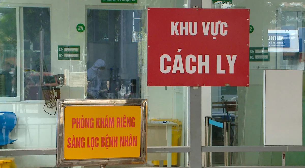 Bệnh viện Thanh Nhàn tập trung mọi nguồn lực cho công tác điều trị bệnh nhân COVID-19 - Ảnh 2.