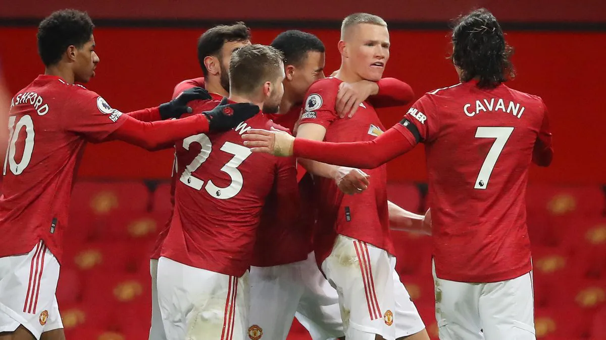 Manchester United v&agrave; Arsenal sẽ chơi tr&ecirc;n s&acirc;n trung lập tại Europa League - Ảnh 1.