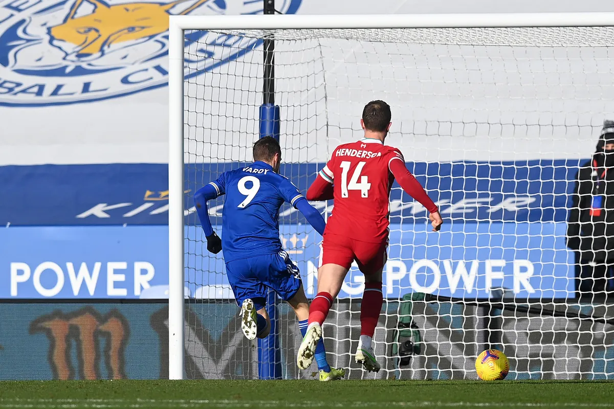 Alisson lại sai lầm, Liverpool thua ngược thất vọng trên sân Leicester City - Ảnh 2. Alisson lại sai lầm, Liverpool thua ngược thất vọng trên sân Leicester City - Ảnh 2.