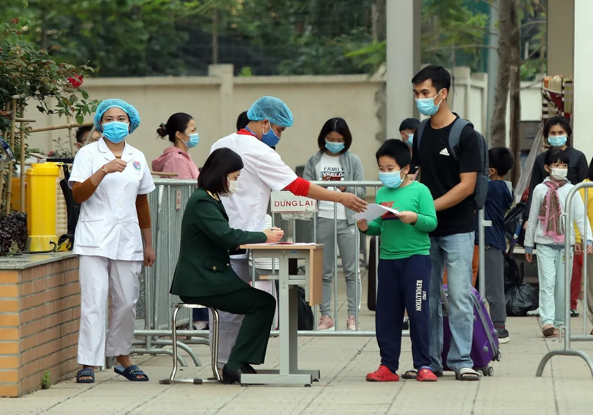Sáng mùng 3 Tết: Thầy trò Trường Tiểu học Xuân Phương được về nhà đón Tết - Ảnh 2.
